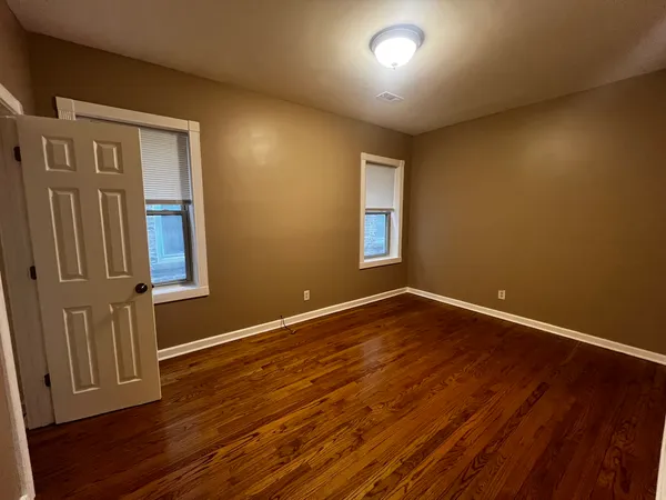 $2,300 | 735 North Hamlin Avenue, Unit 1, Chicago, IL 60624