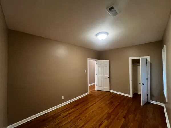 $2,300 | 735 North Hamlin Avenue, Unit 1, Chicago, IL 60624