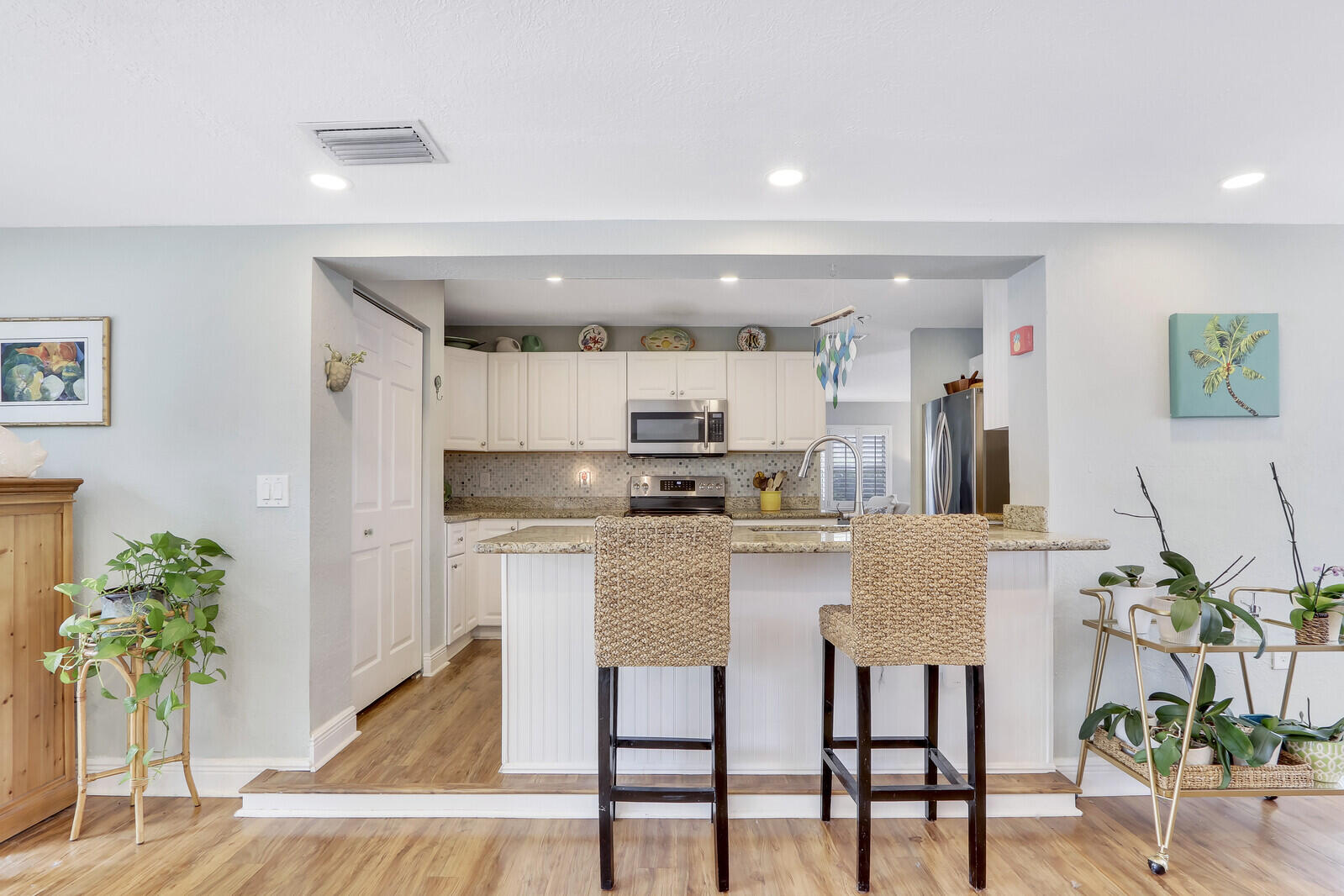 444 Inlet Road North Palm Beach, FL 33408 - Photo 12 of 40 Open Kitchen to Dining & Famly Rm.