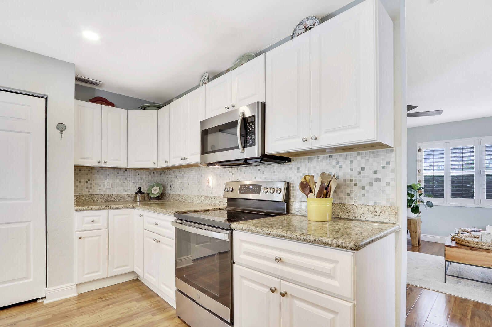 444 Inlet Road North Palm Beach, FL 33408 - Photo 13 of 40 Kitchen Cabinetry