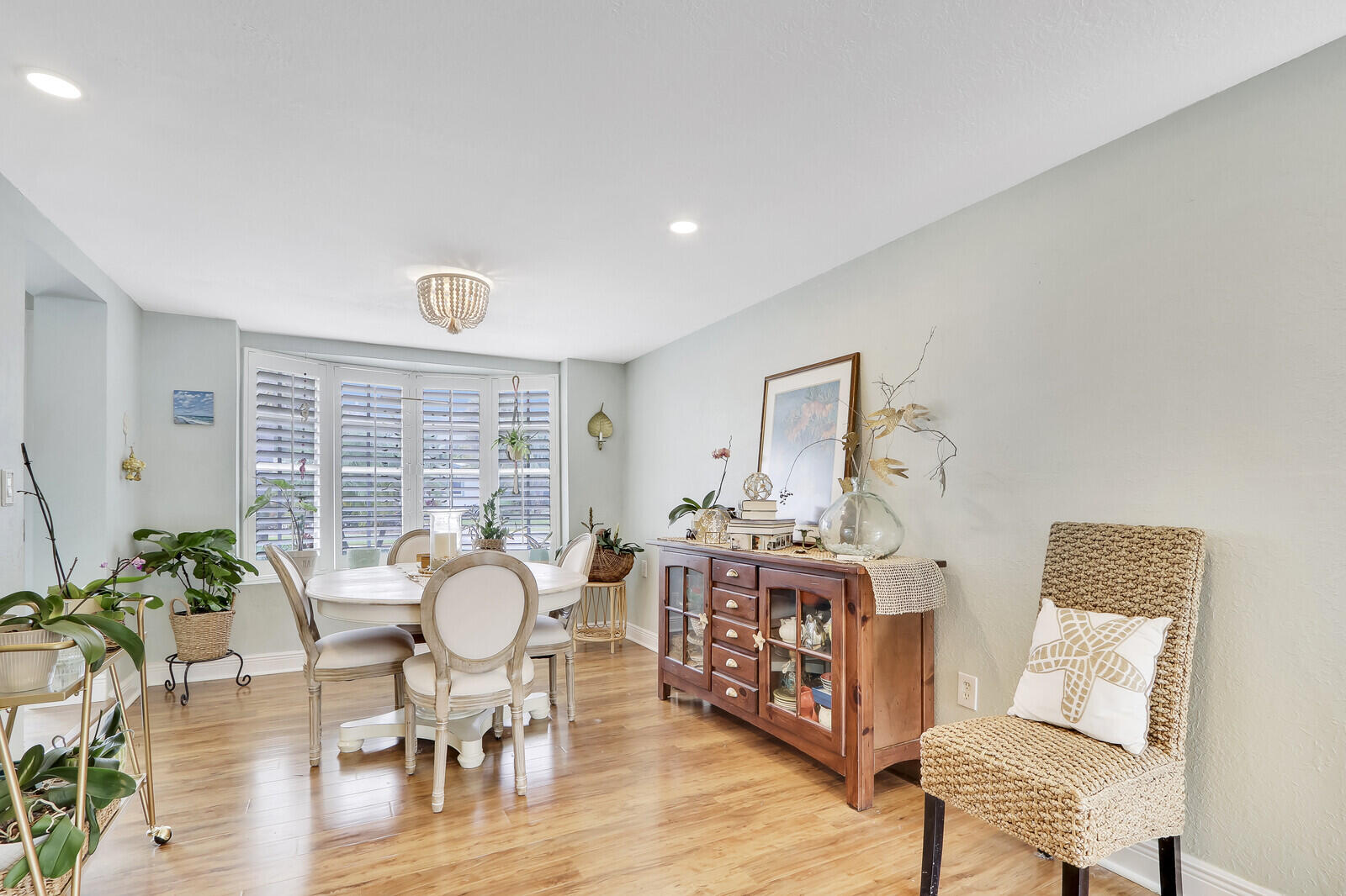 444 Inlet Road North Palm Beach, FL 33408 - Photo 16 of 40 Dining Area & Bay Window