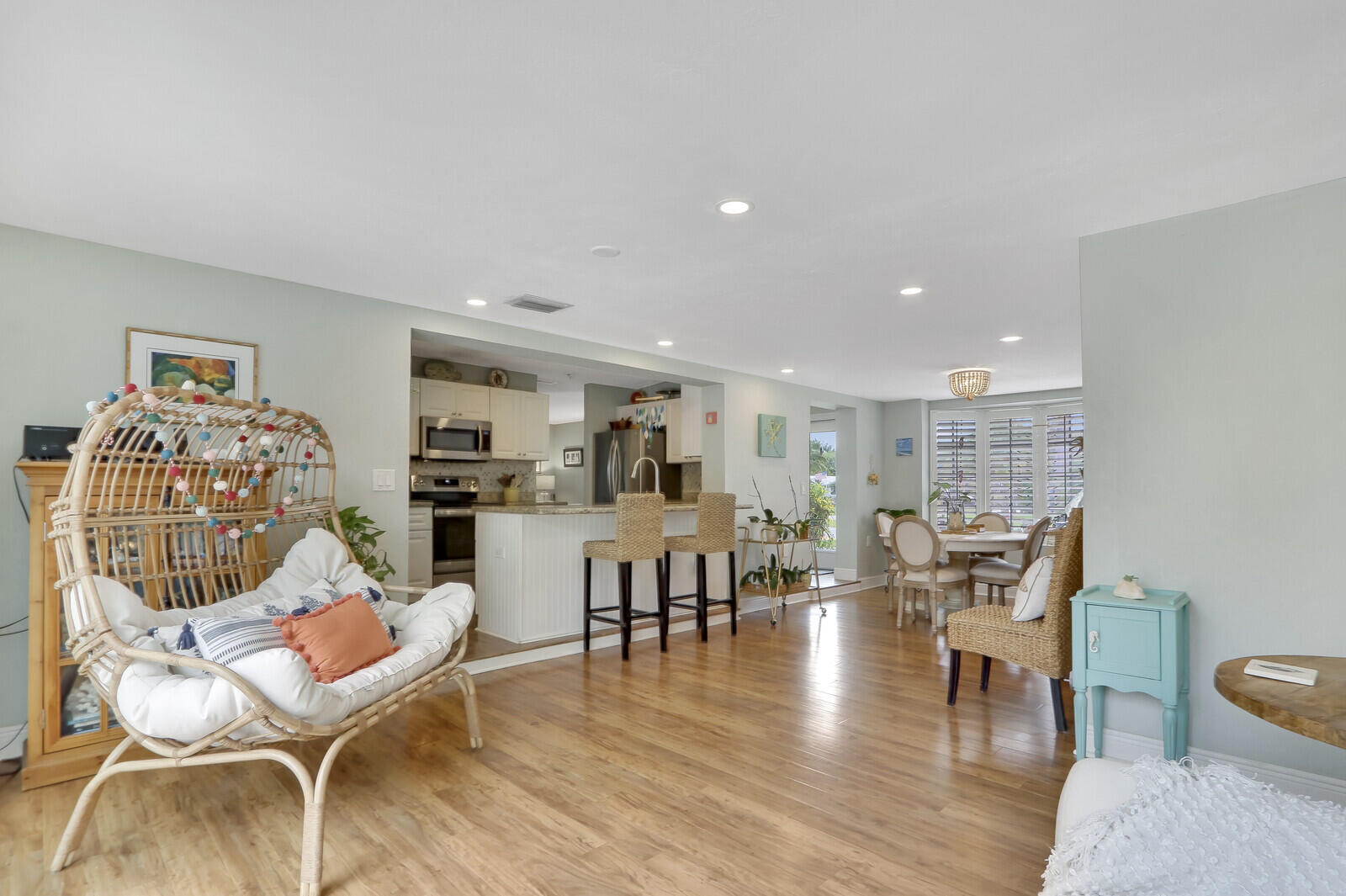 444 Inlet Road North Palm Beach, FL 33408 - Photo 20 of 40 Open Concept Kitchen/Dining/Family Rm.