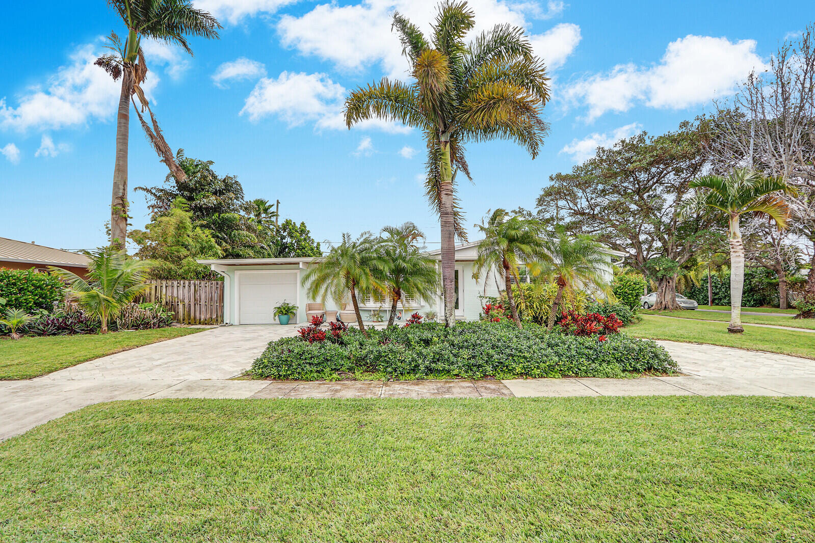444 Inlet Road North Palm Beach, FL 33408 - Photo 2 of 40 Front Exterior