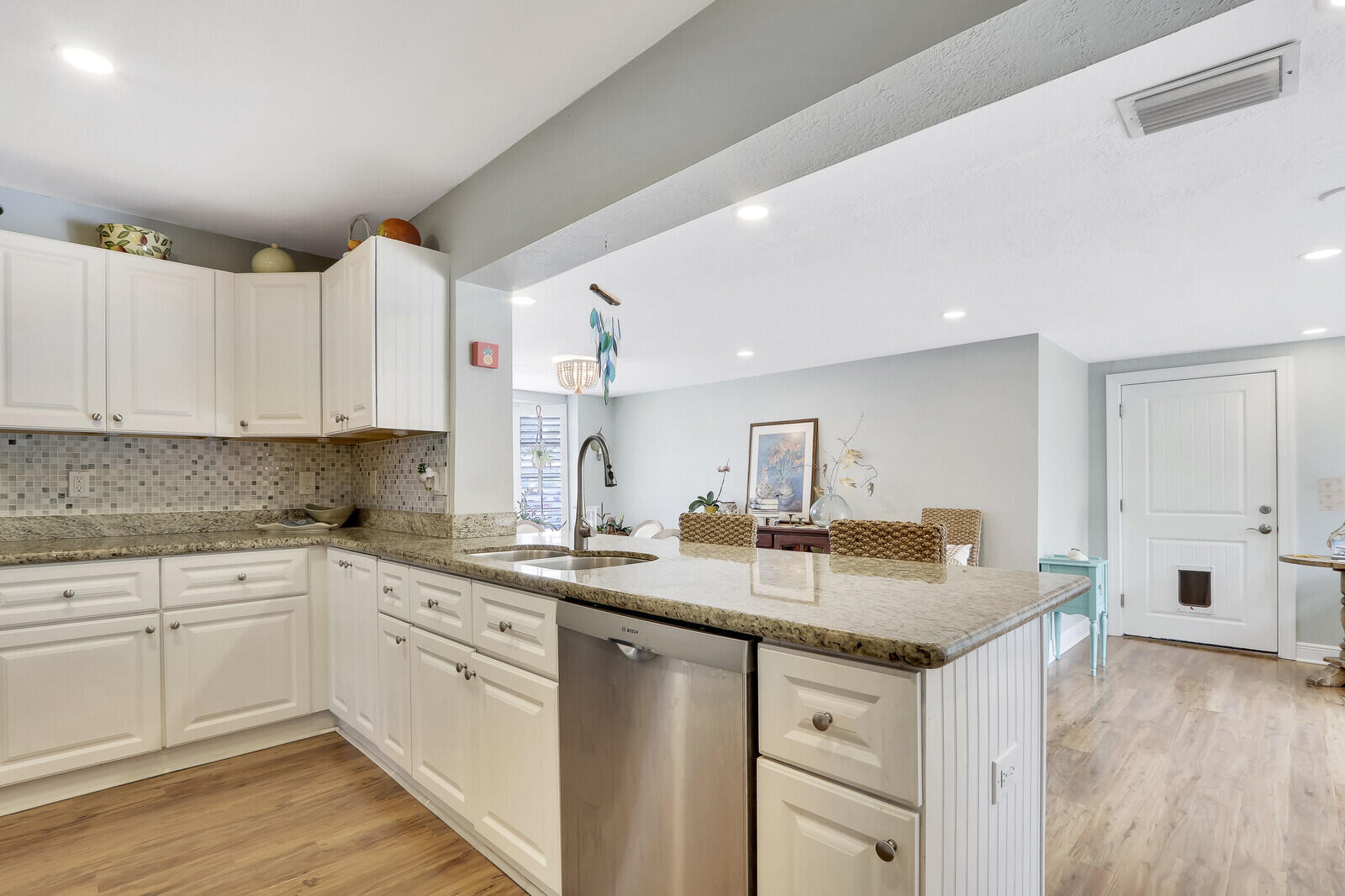 444 Inlet Road North Palm Beach, FL 33408 - Photo 10 of 40 Kitchen Opens to Family Rm.