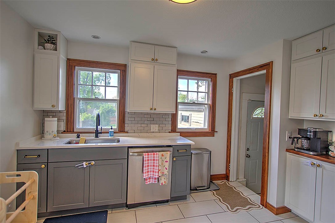 1935 West Forest Avenue Decatur, IL 62522 - Photo 11 of 22