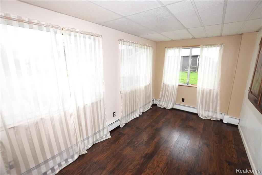 4305 South Genesee Road Grand Blanc, MI 48439 - Photo 14 of 26