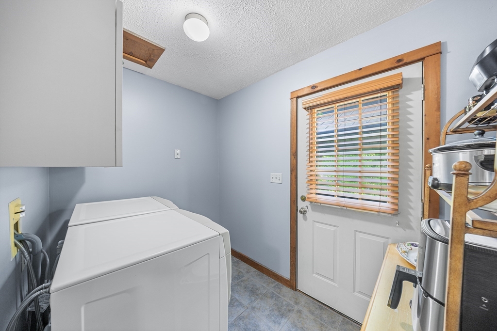 82 Allen Road Sturbridge, MA 01566 - Photo 7 of 40