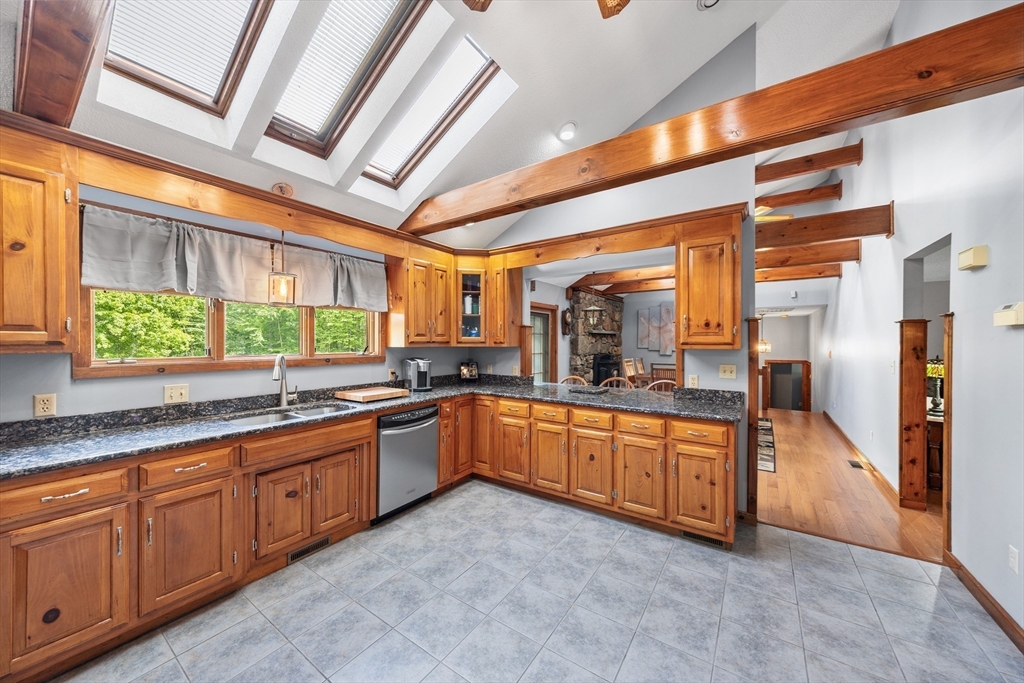 82 Allen Road Sturbridge, MA 01566 - Photo 8 of 40