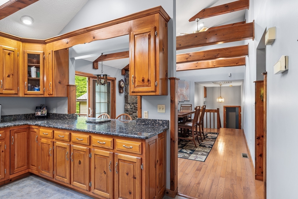 82 Allen Road Sturbridge, MA 01566 - Photo 10 of 40