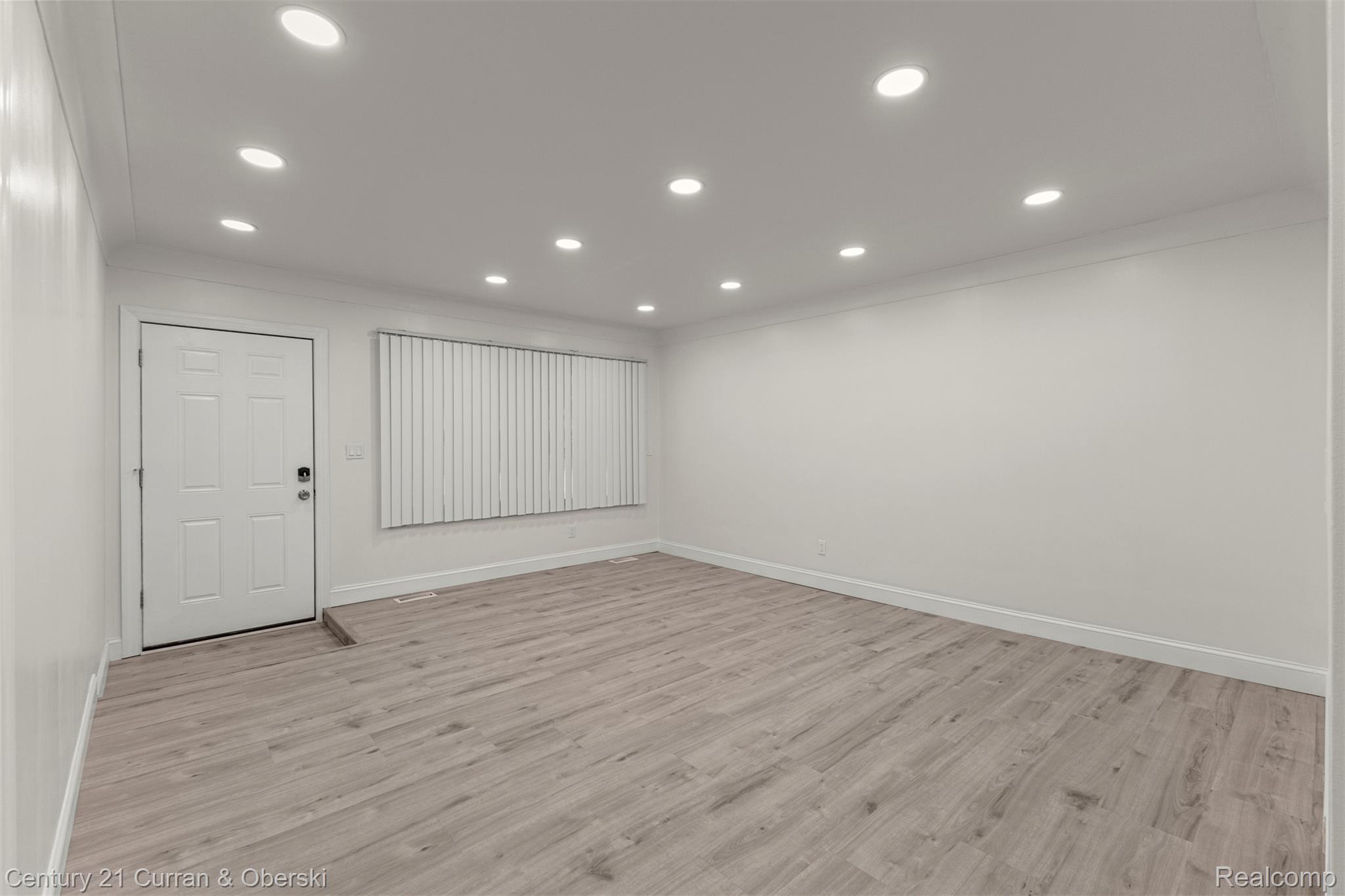11276 Pardee Road Taylor, MI 48180 - Photo 6 of 58 6.jpg