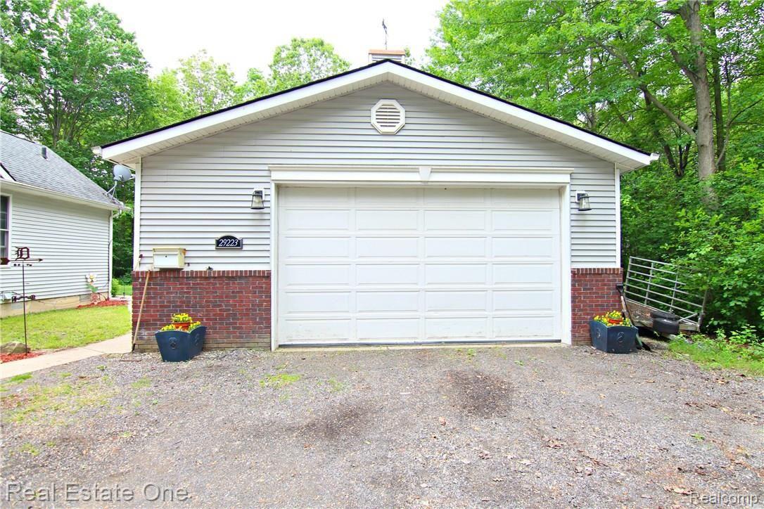 29223 Crawford Road Romulus, MI 48174 - Photo 35 of 36 jCrawford Rd Detached Garage.jpg