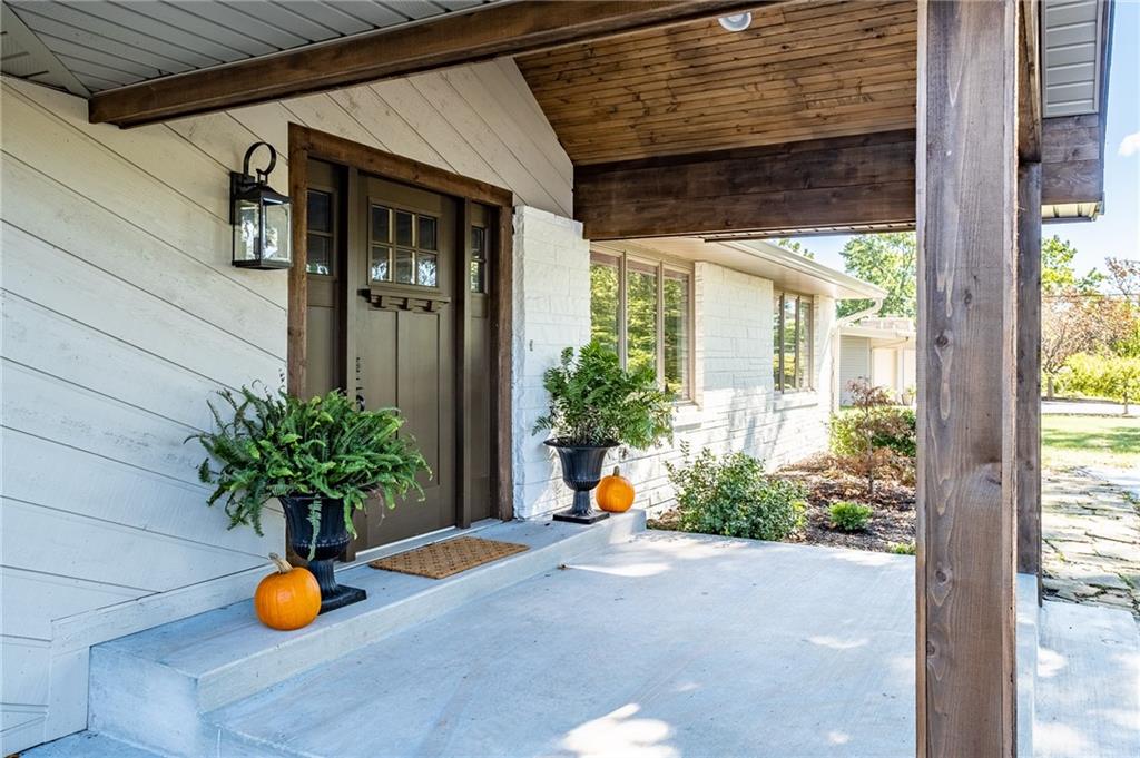 9394 Raintree Drive South Columbus, IN 47201 - Photo 2 of 56 Gallery Image 2