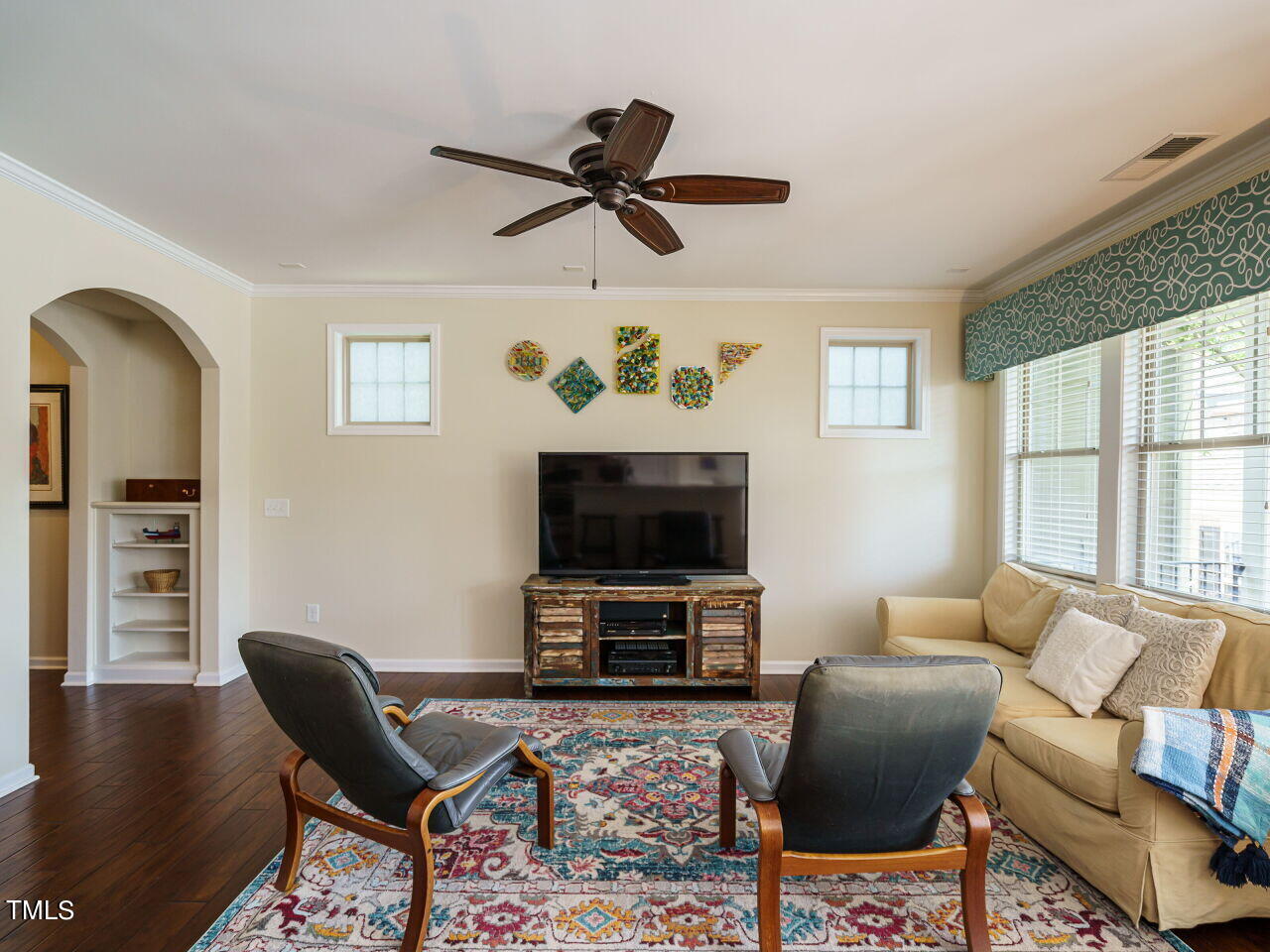 1548 Crafton Way Raleigh, NC 27607 - Photo 6 of 30 Living Room