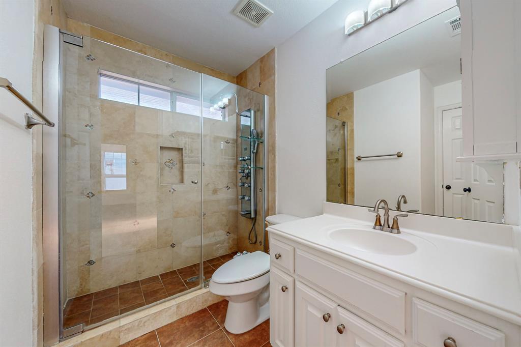 8609 Rugby Road Irving, TX 75063 - Photo 16 of 37