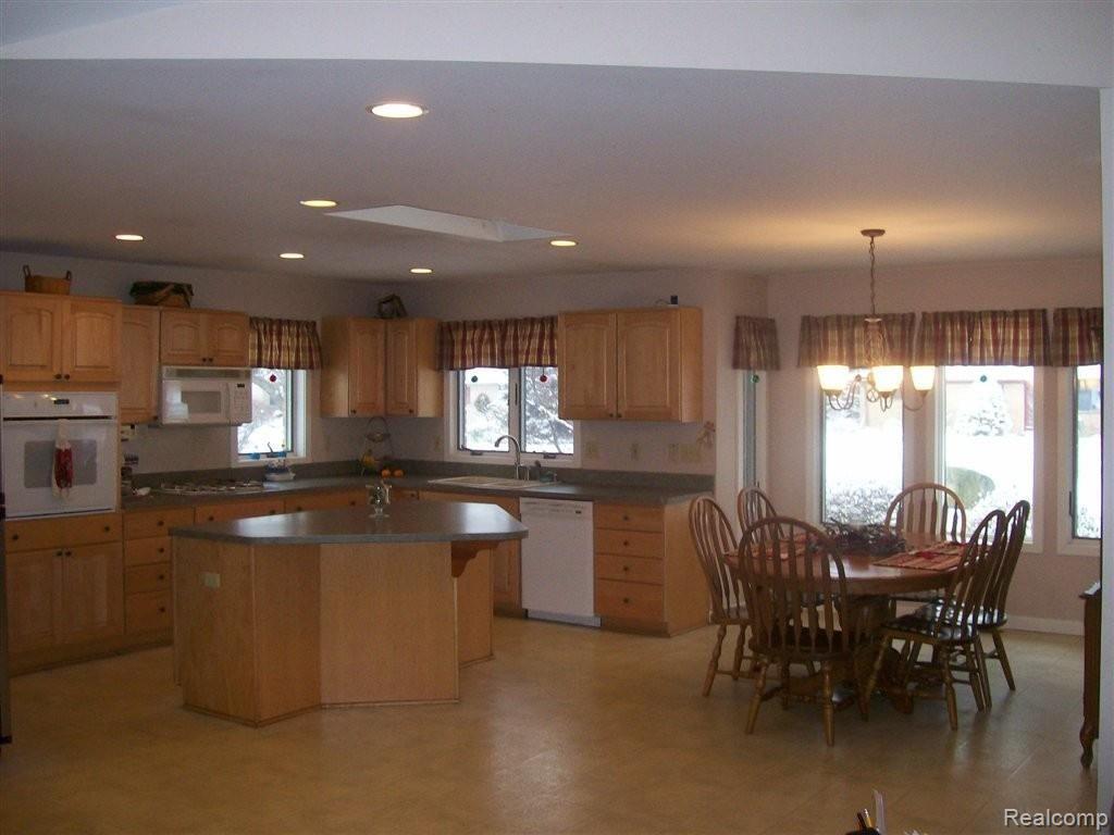 9532 Cedargrove Road Clarkston, MI 48348 - Photo 18 of 18 Open Floor Plan.jpg