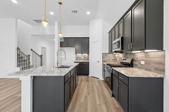 $386,990 | 3330 Hereford Drive, Rosenberg, TX 77471