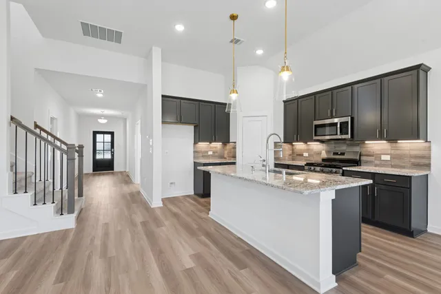 $386,990 | 3330 Hereford Drive, Rosenberg, TX 77471