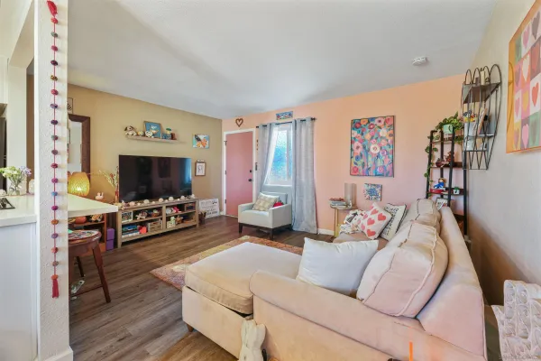 $360,000 | 4161 Winona Avenue, Unit 8, San Diego, CA 92105