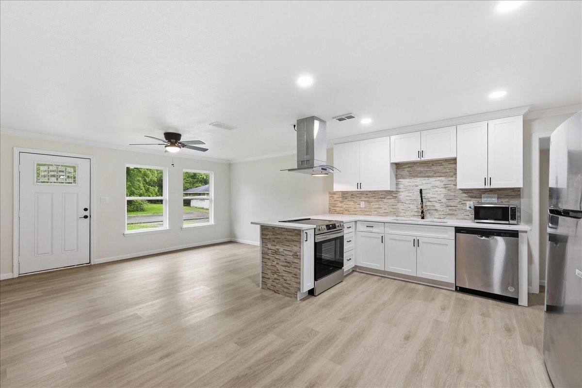 Welcome to 5260 Landry Ln!