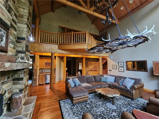 $1,990,000 | 14005 Supreme Court, Kansas City, MO 64164