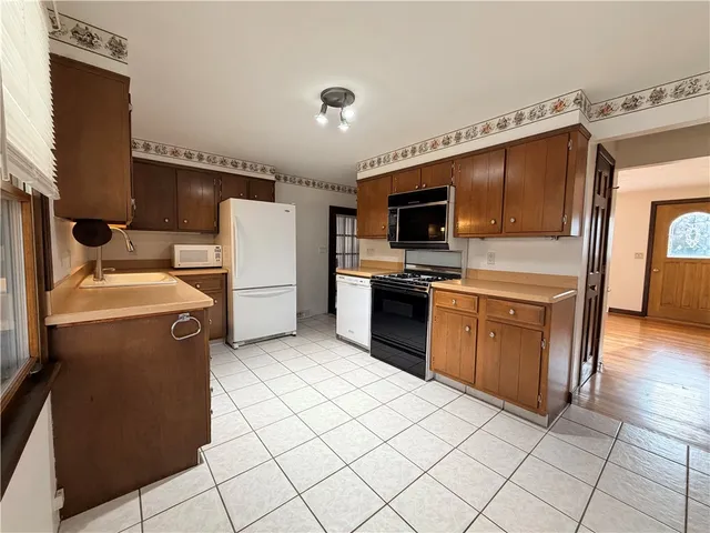 $425,000 | 10 Stoneham Drive, Woonsocket, RI 02895