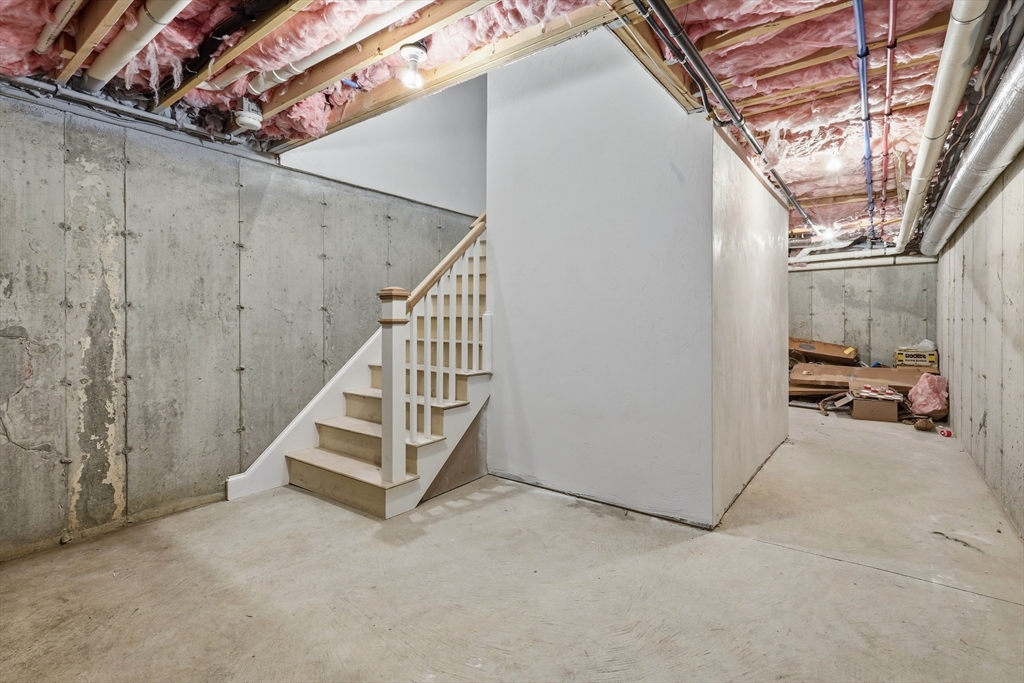 51 West Main Street, Unit 6R Georgetown, MA 01833 - Photo 40 of 40 a view of entryway