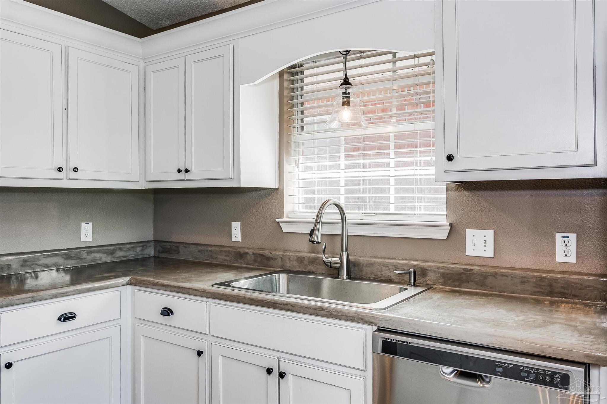 2515 Pine Forest Road Cantonment, FL 32533 - Photo 14 of 28 Gallery Image 14