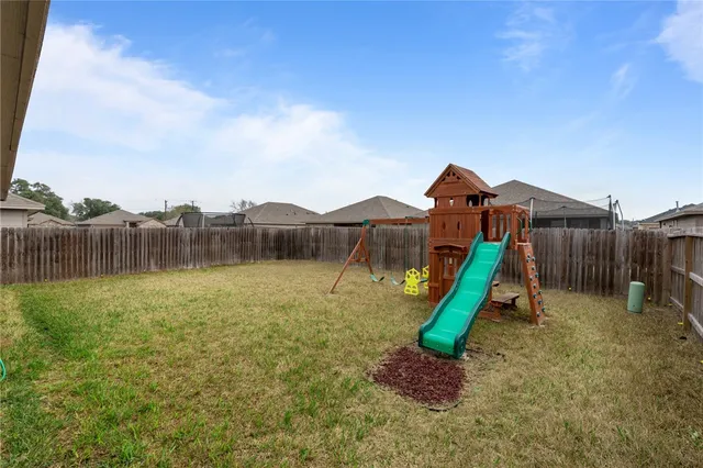 $2,400 | 3934 Banily Drive, Corpus Christi, TX 78410