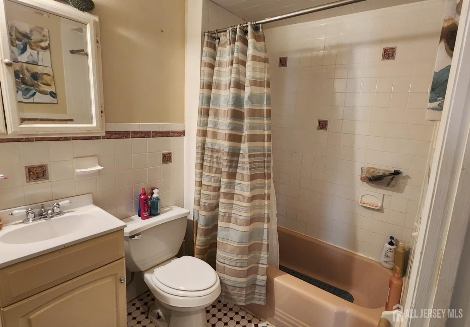 23 Russell Avenue Edison, NJ 08817 - Photo 9 of 12