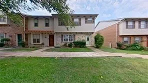 $1,900 | 57 West Townhouse Lane, Unit 18, Grand Prairie, TX 75052
