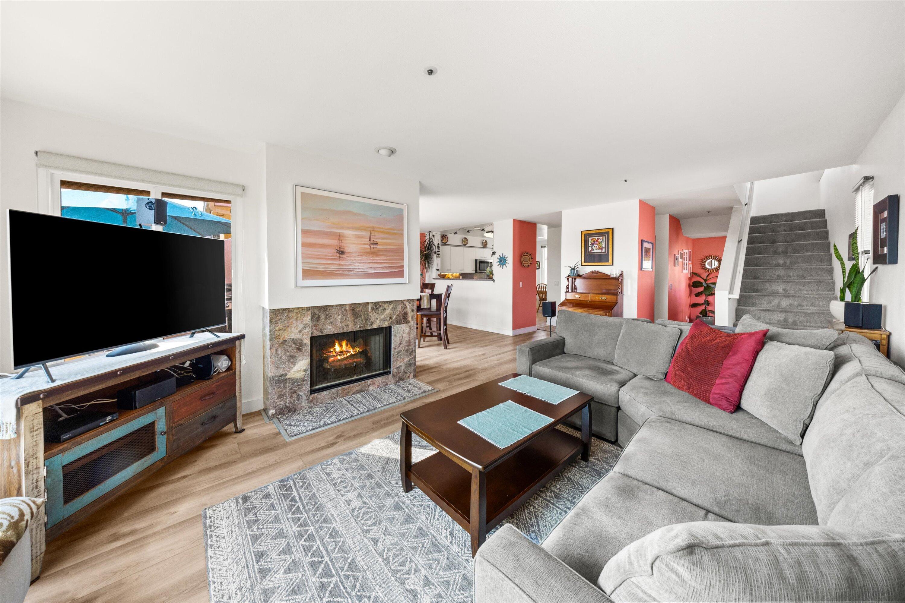 4297 Carpinteria Avenue, Unit 8 Carpinteria, CA 93013 - Photo 14 of 38 Living Room