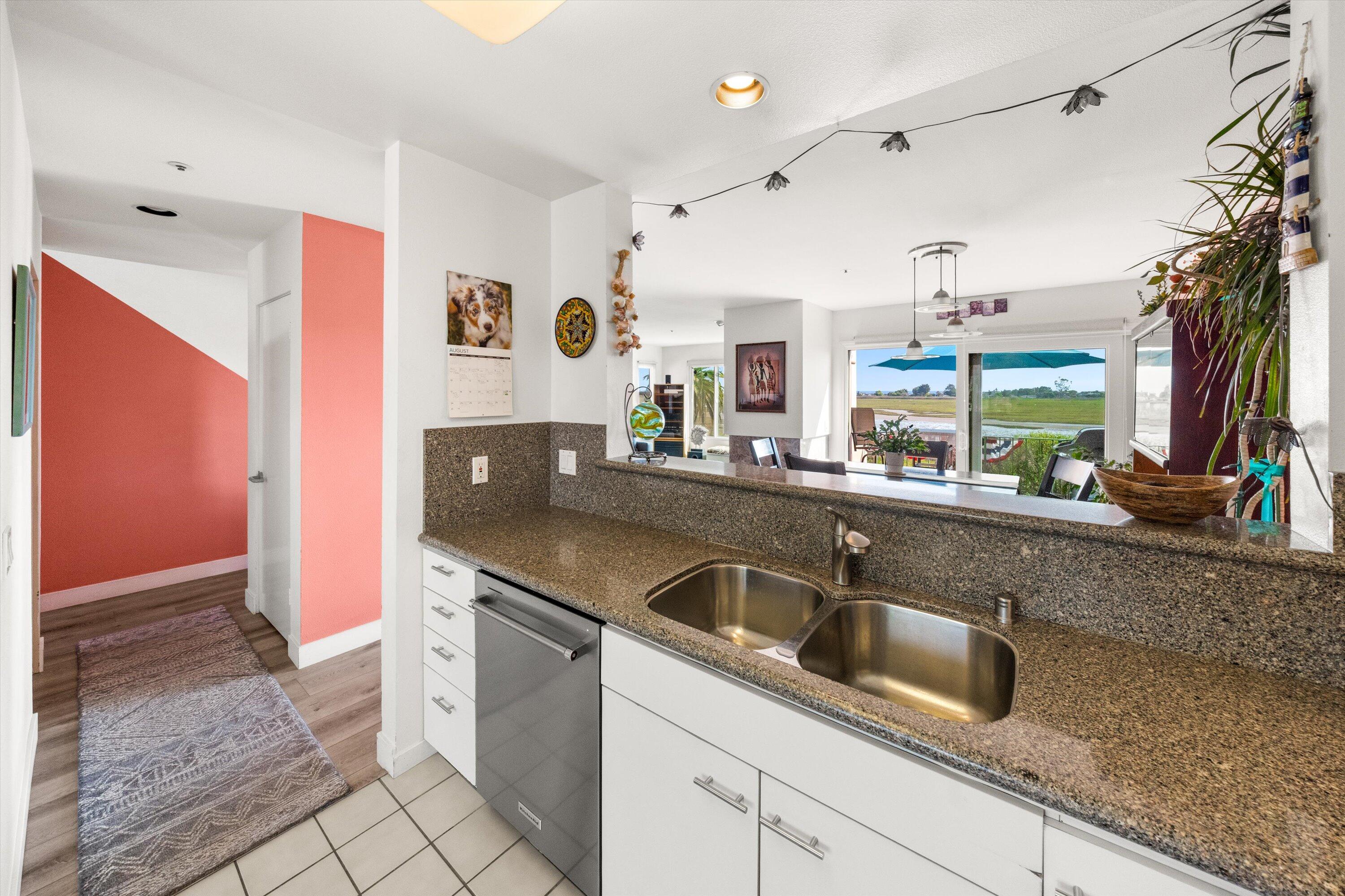 4297 Carpinteria Avenue, Unit 8 Carpinteria, CA 93013 - Photo 21 of 38 Kitchen