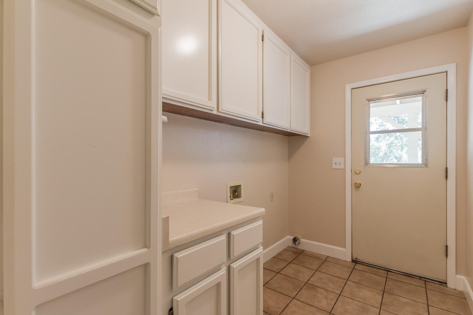 19019 Gas Point Road Cottonwood, CA 96022 - Photo 38 of 61 55 laundry