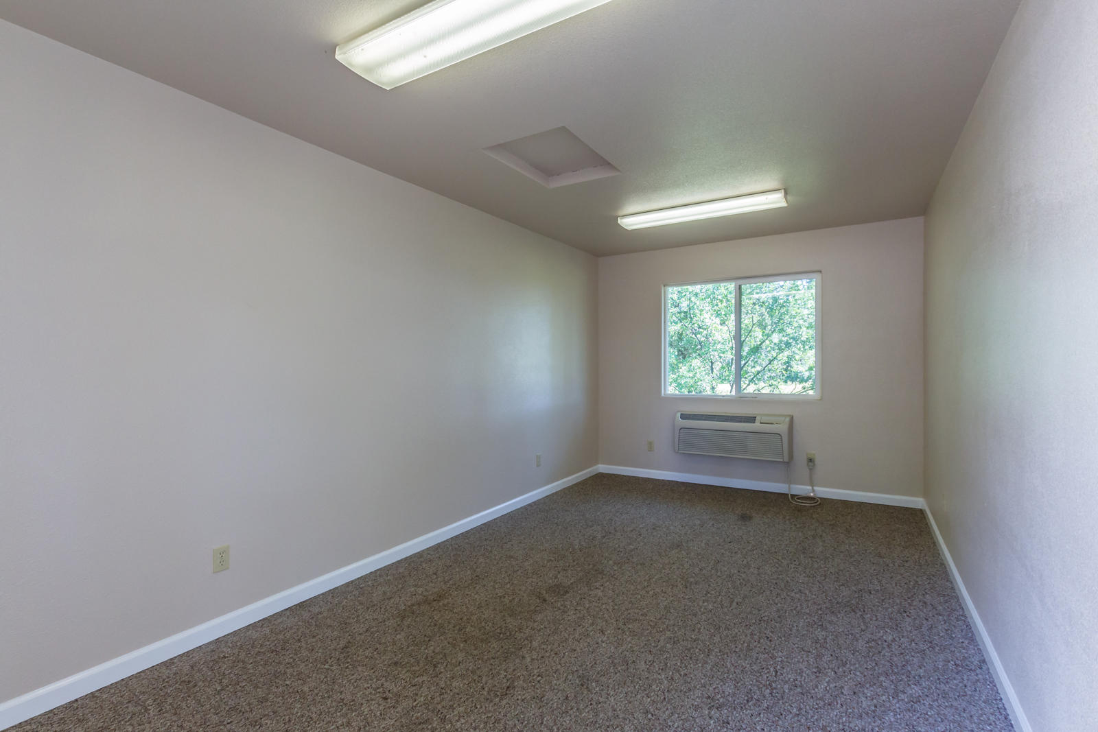 19019 Gas Point Road Cottonwood, CA 96022 - Photo 49 of 61 72 room 2