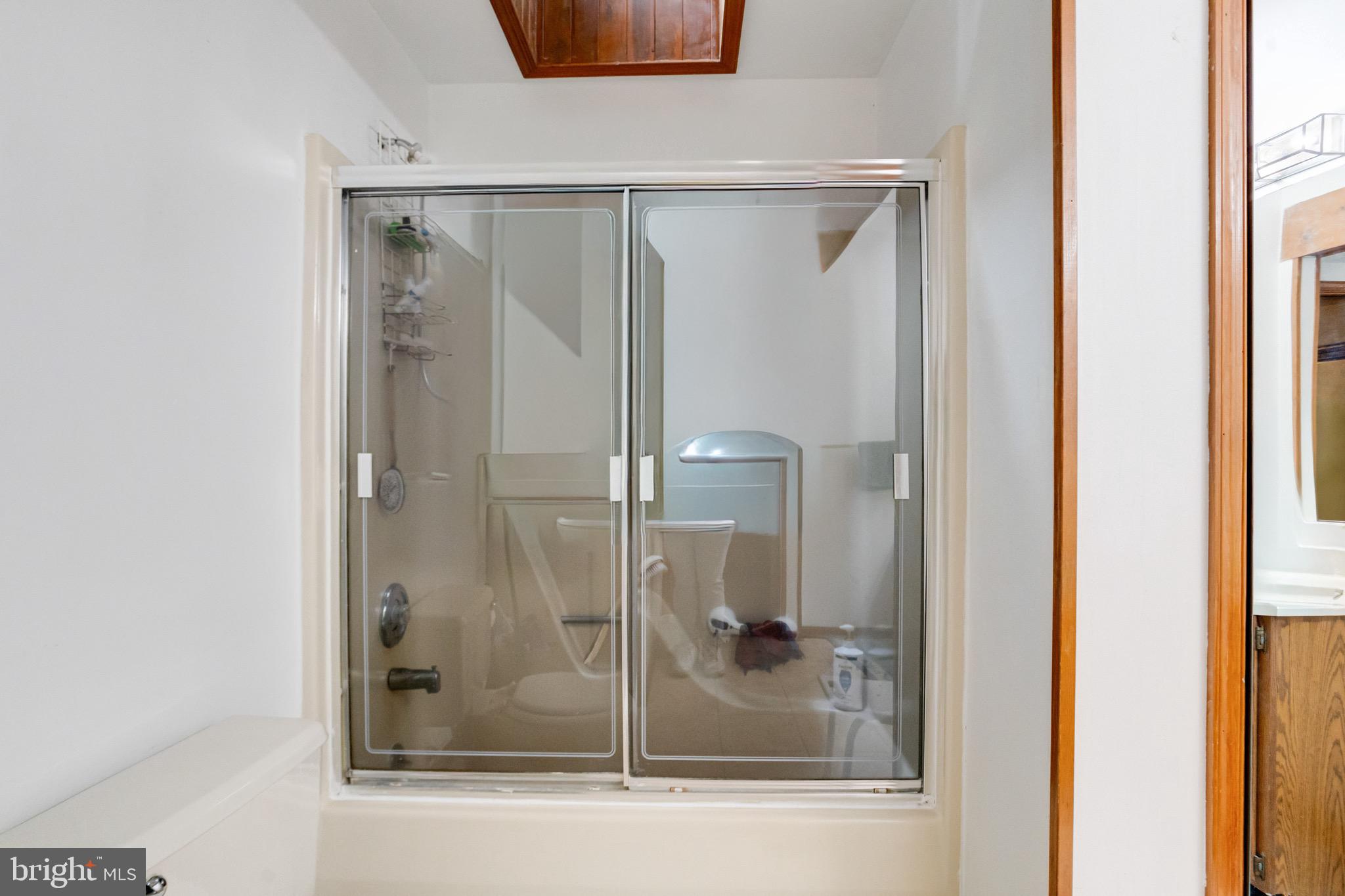 3160 Rolling Road Edgewater, MD 21037 - Photo 22 of 59 En-suite Master Bedroom