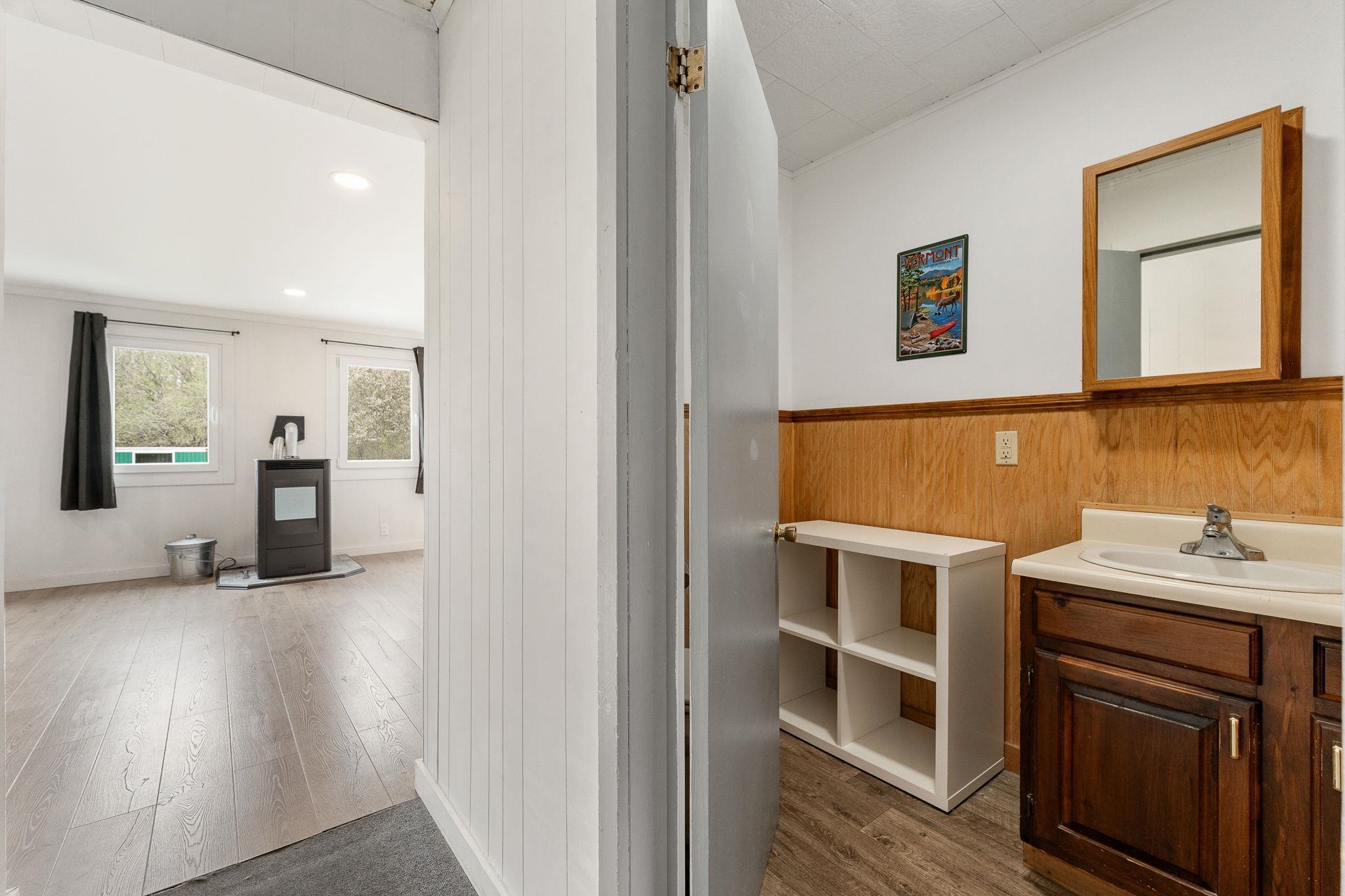 41 Jacques Street Barre, VT 05641 - Photo 19 of 35