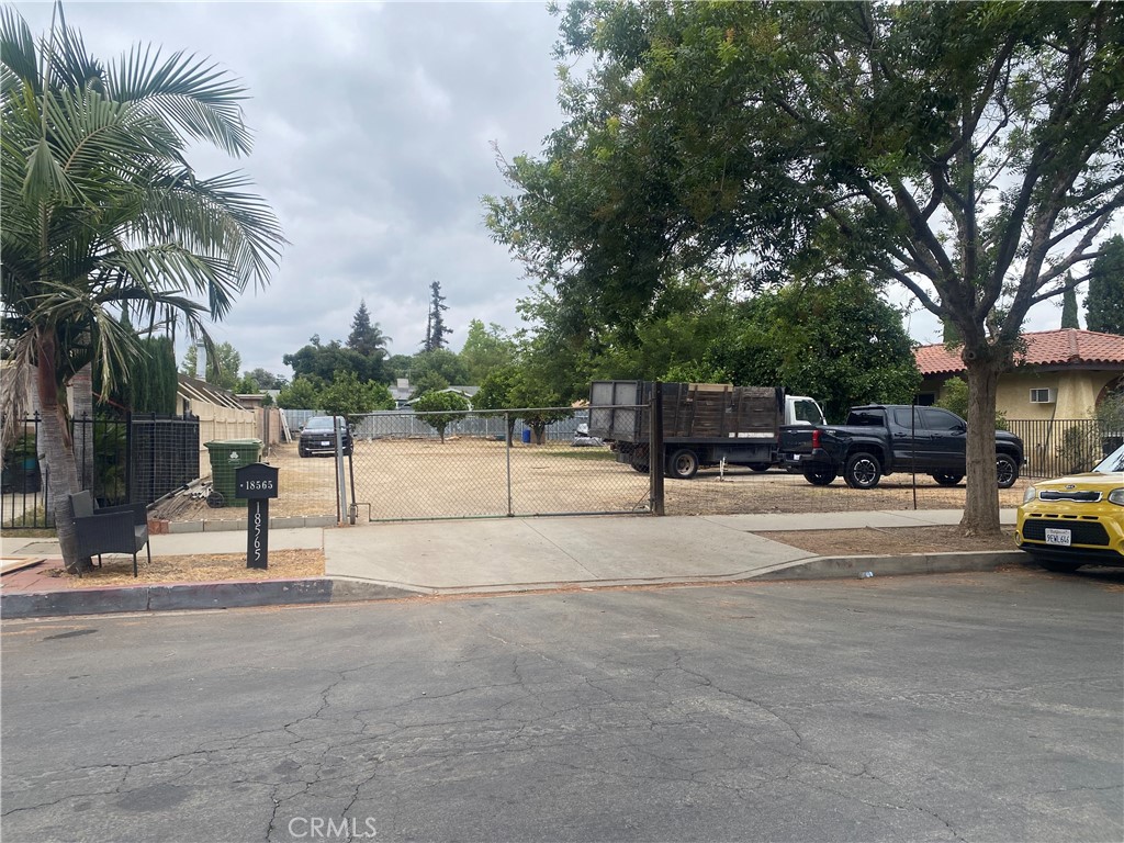 18565 Ingomar Street Reseda, CA 91335 - Photo 4 of 5