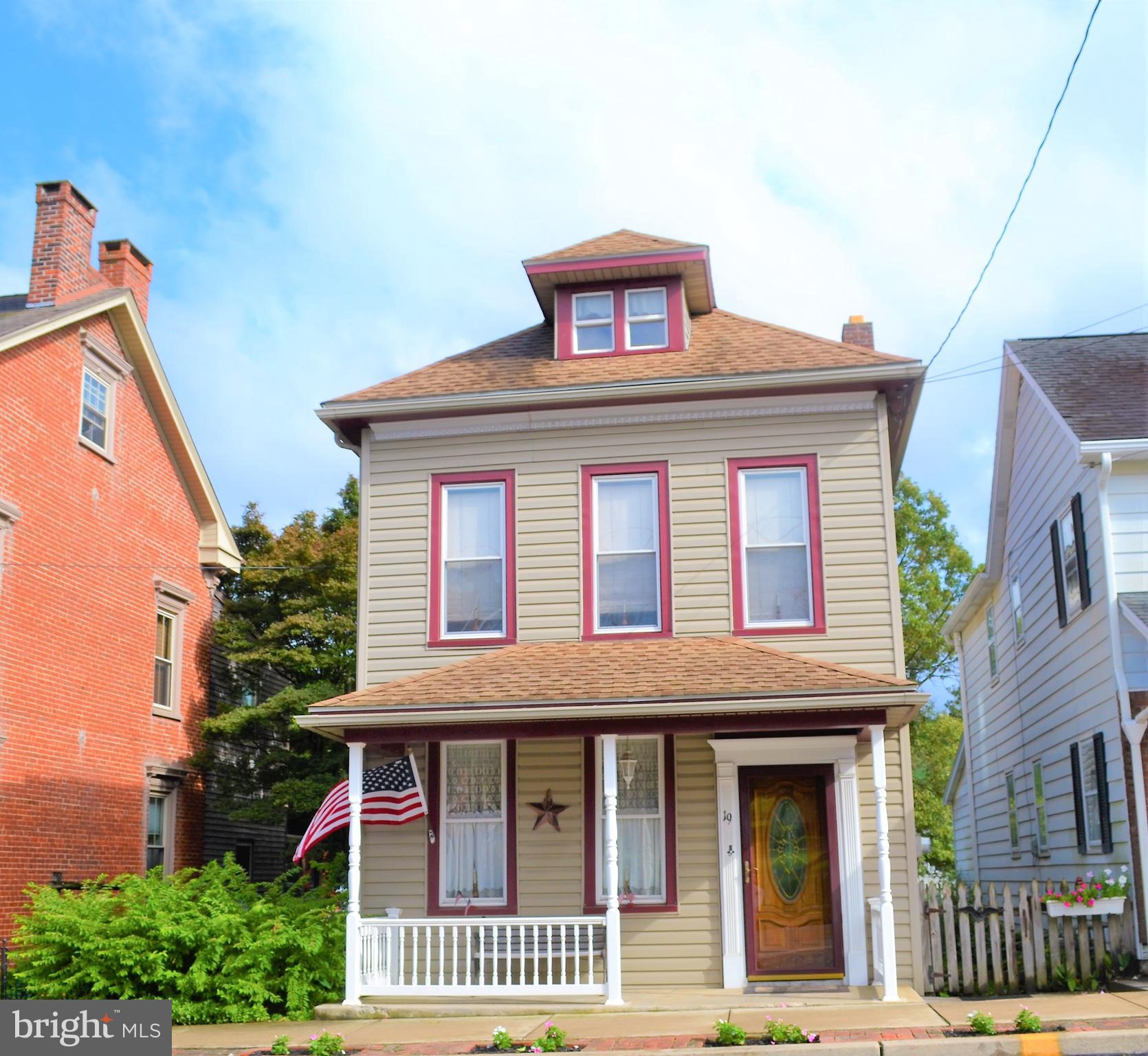 19 York Street Spring Grove, PA 17362 - Photo 3 of 39