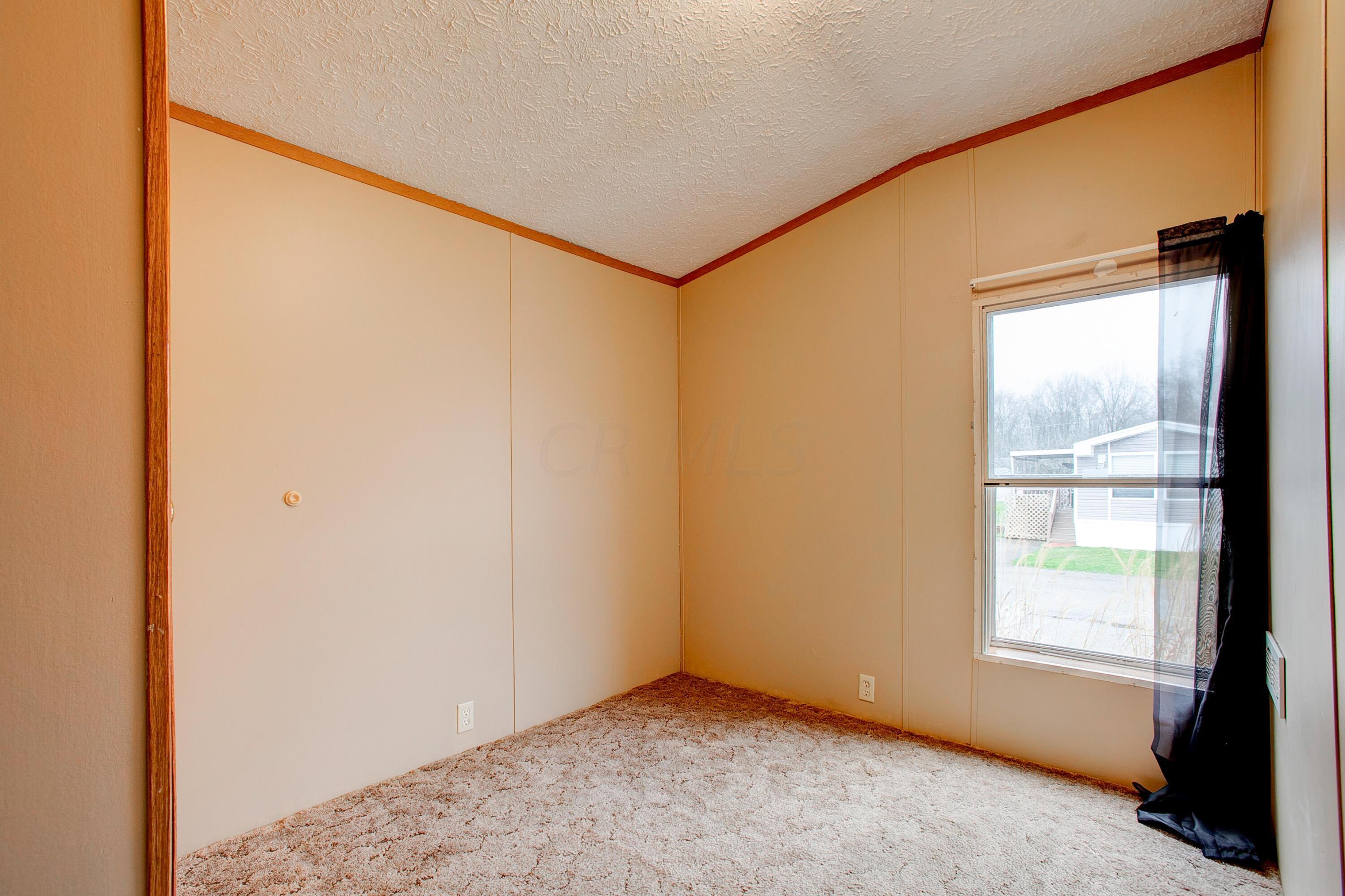 4711 Walnut Road, Unit L26 Buckeye Lake, OH 43008 - Photo 19 of 22 2nd Bedroom