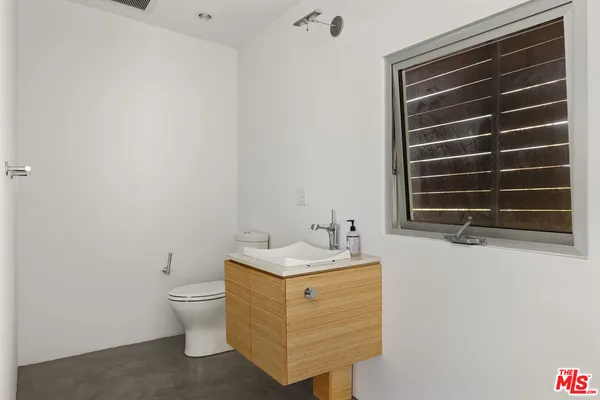 $17,800 | 710 Milwood Avenue, Venice, CA 90291