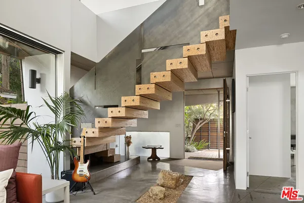 $17,800 | 710 Milwood Avenue, Venice, CA 90291