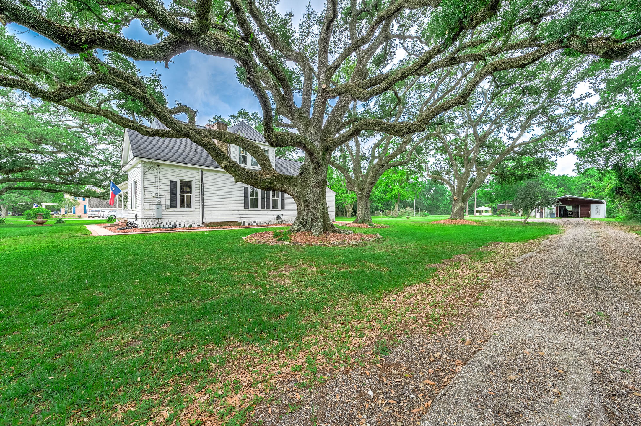 600 South Walker Street Angleton, TX 77515 - Photo 11 of 50