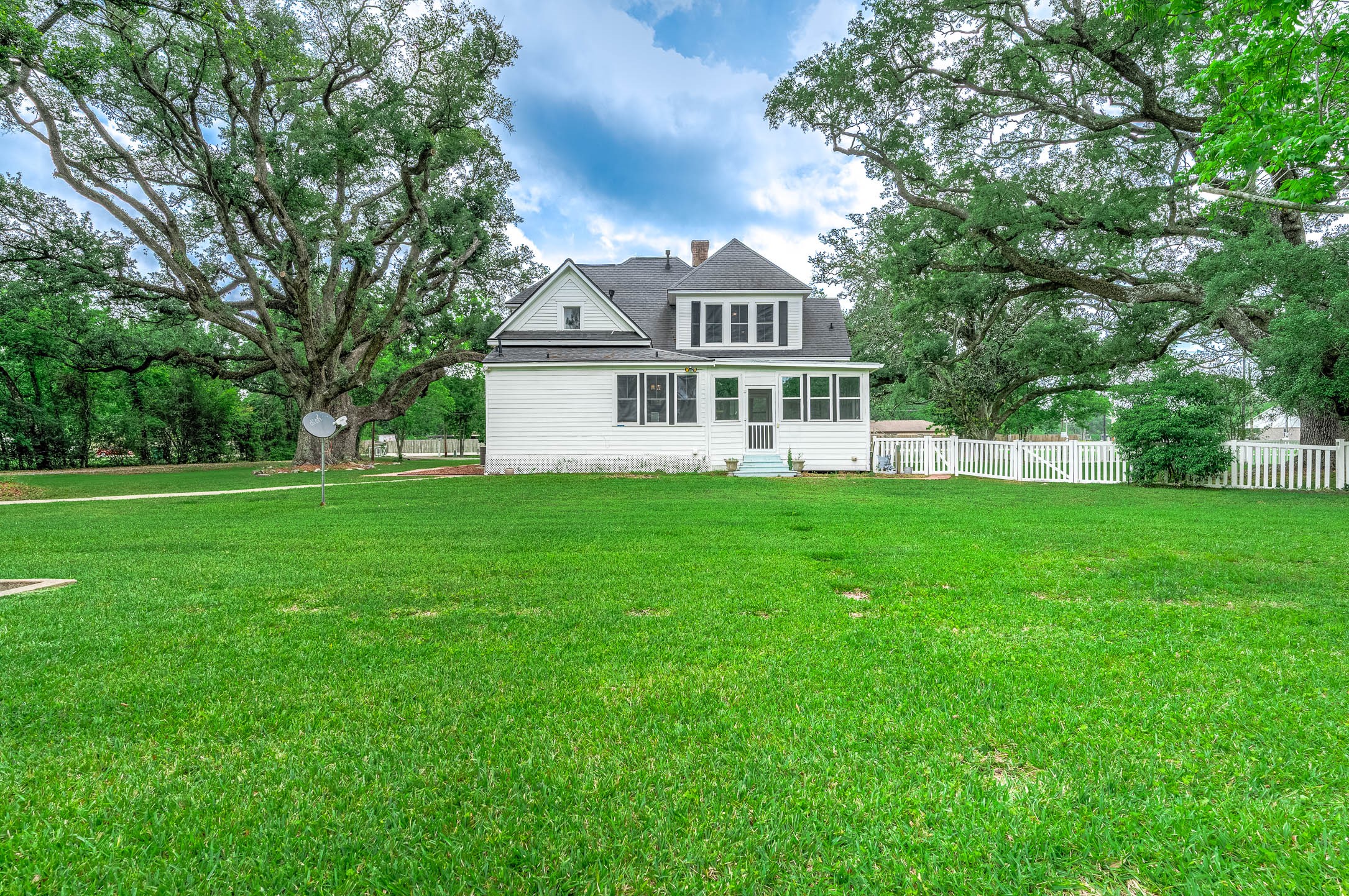 600 South Walker Street Angleton, TX 77515 - Photo 12 of 50