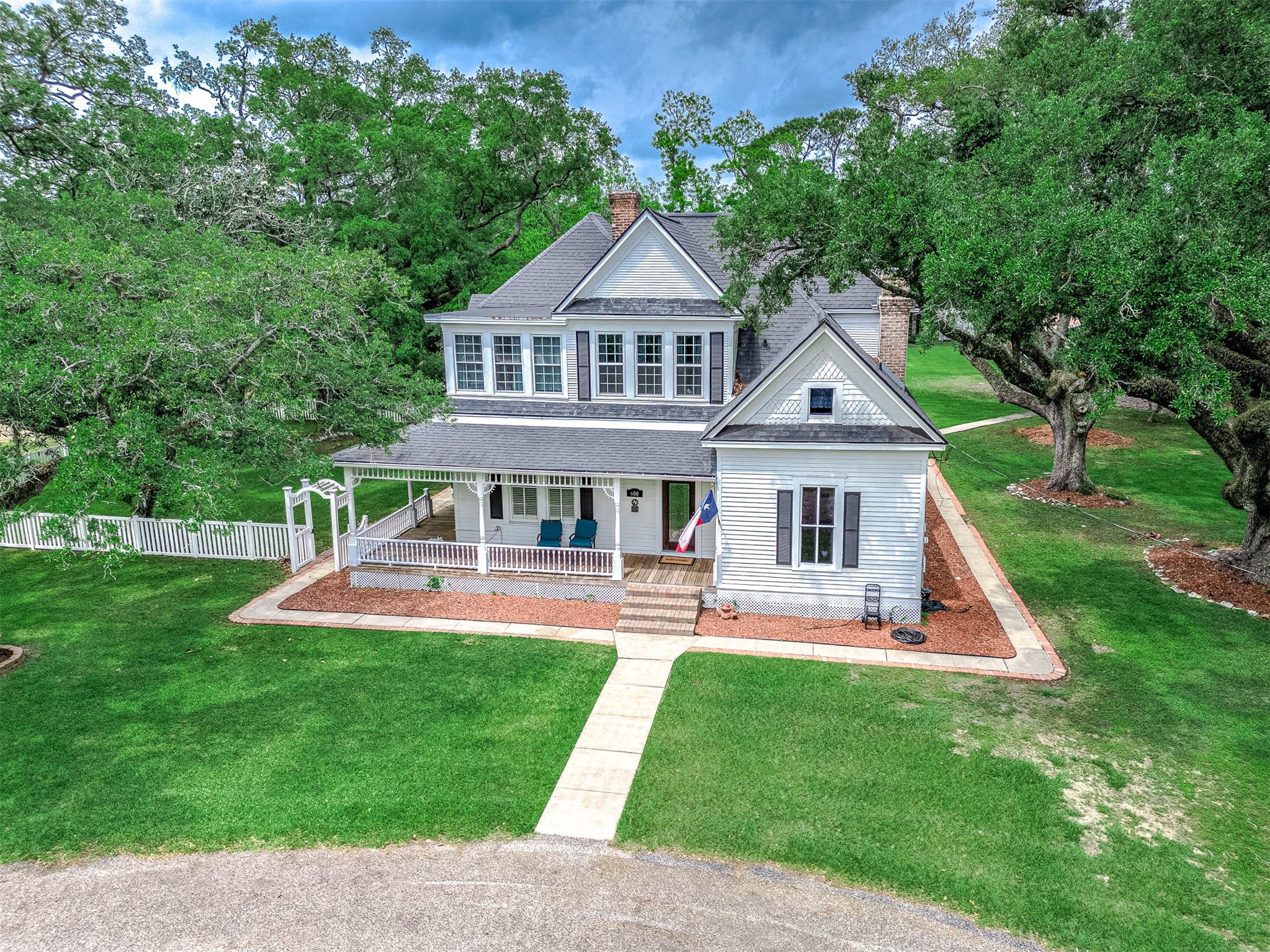 600 South Walker Street Angleton, TX 77515 - Photo 2 of 50