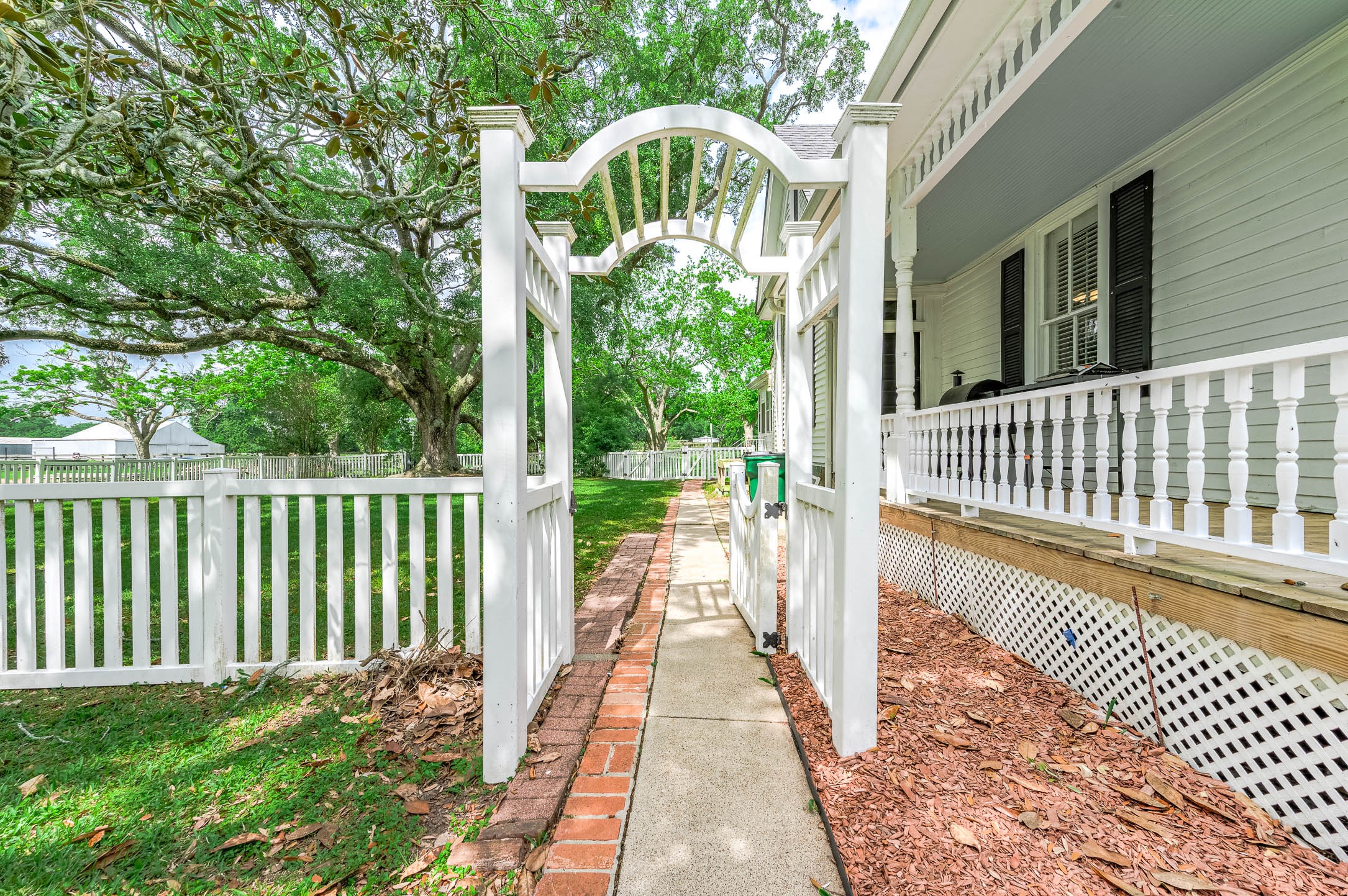 600 South Walker Street Angleton, TX 77515 - Photo 24 of 50