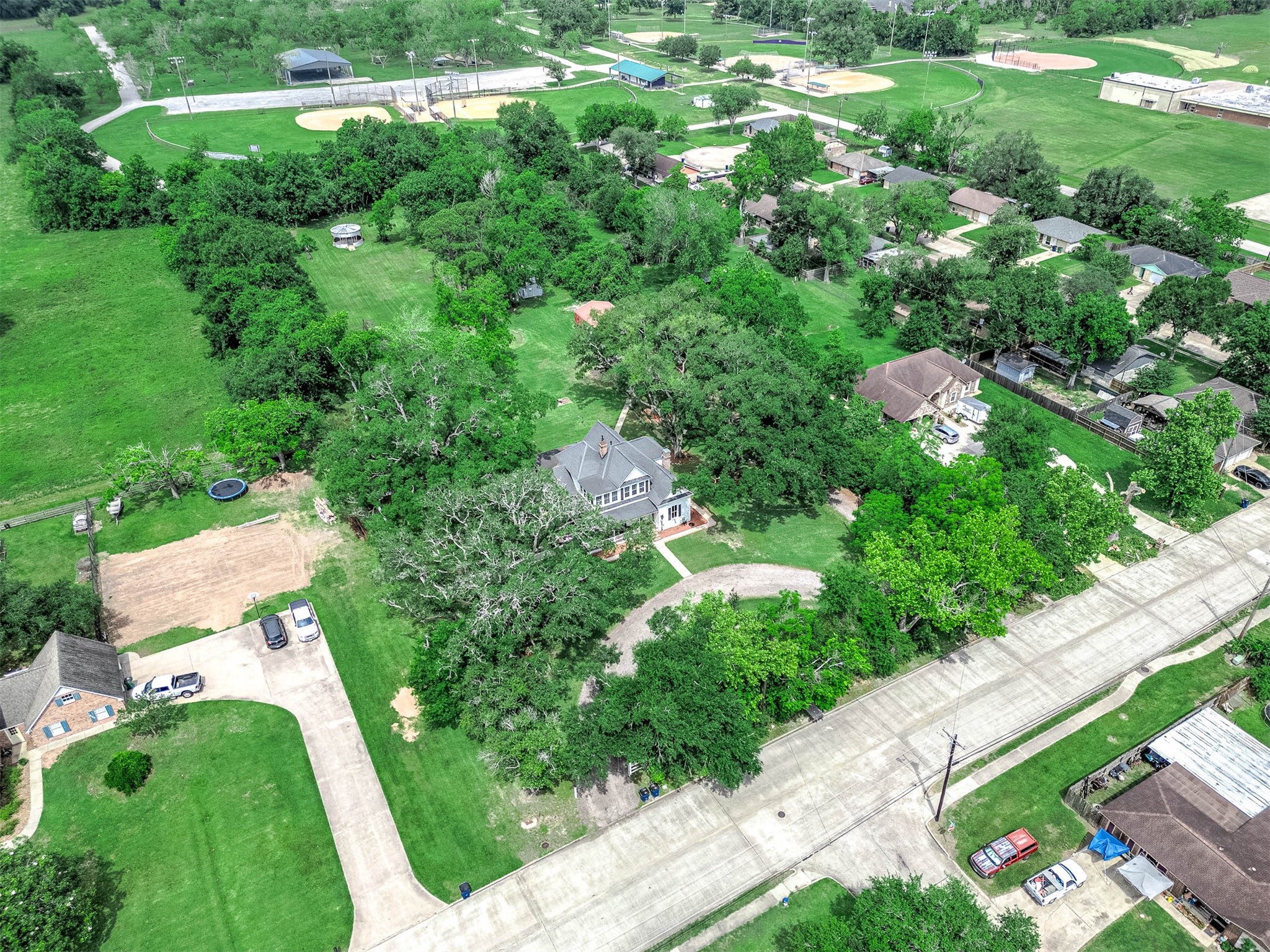 600 South Walker Street Angleton, TX 77515 - Photo 6 of 50