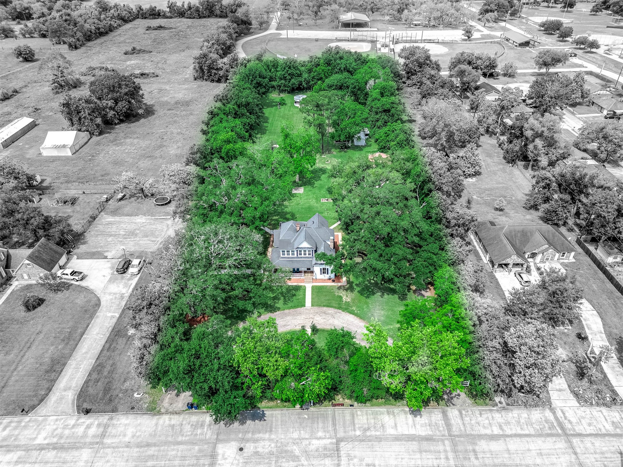 600 South Walker Street Angleton, TX 77515 - Photo 9 of 50