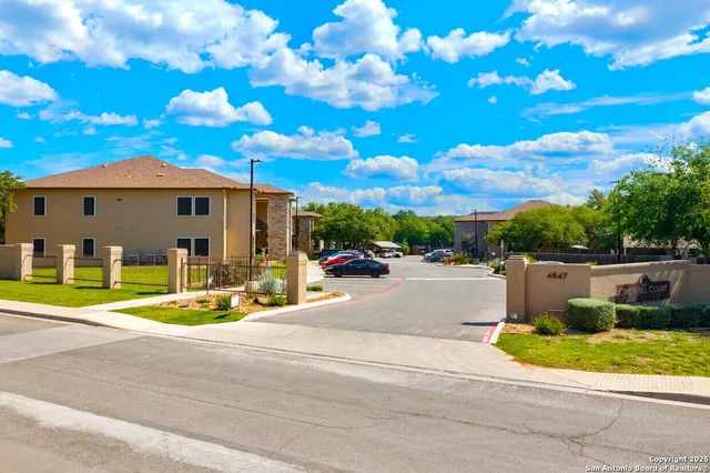 $1,750 | 4847 Brandeis Street, Unit 1102, San Antonio, TX 78249