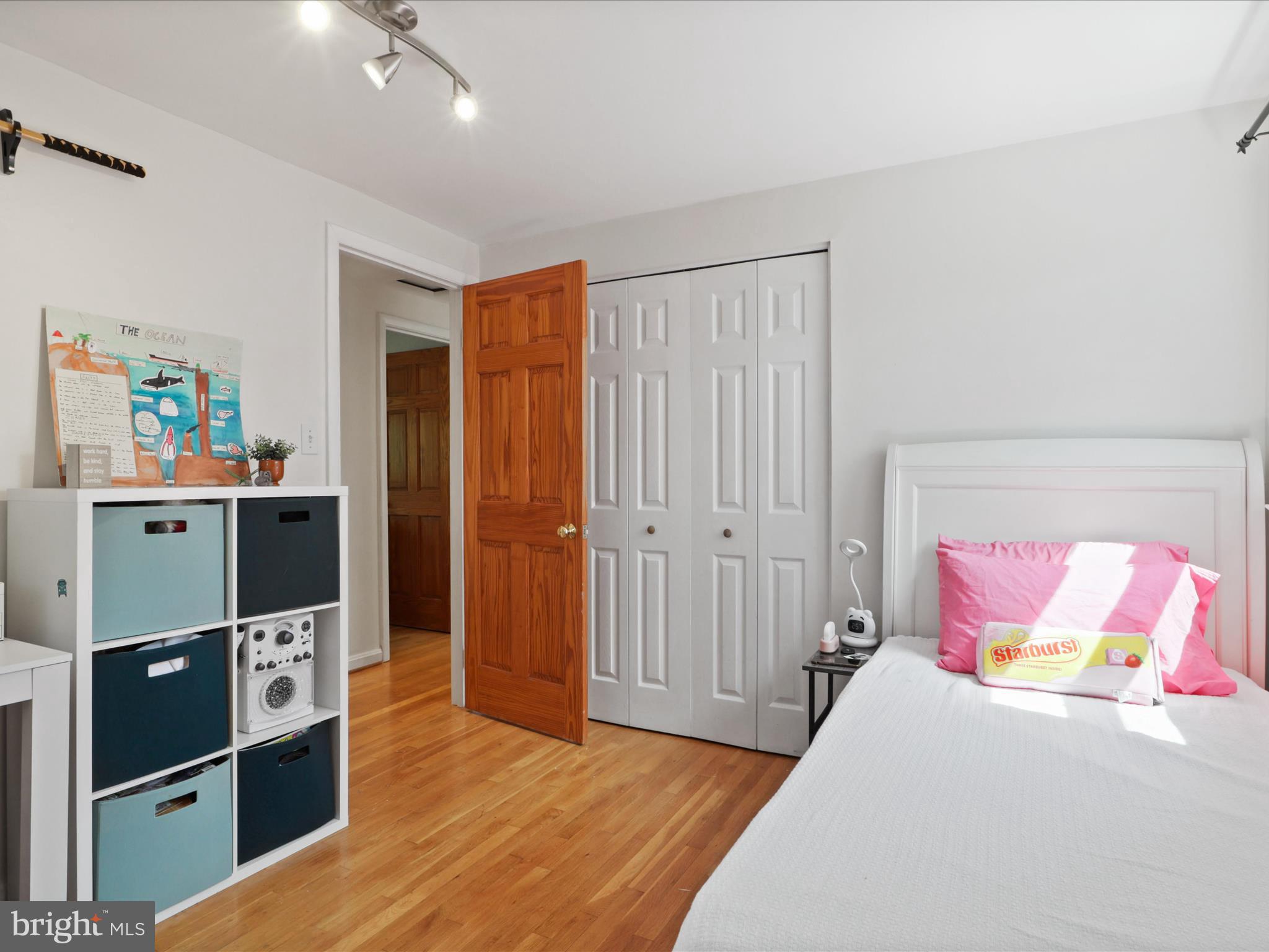 5002 Richenbacher Avenue Alexandria, VA 22304 - Photo 24 of 46 3rd bedroom on upper level