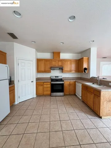 $3,400 | 645 Rockspray Circle, Pittsburg, CA 94565